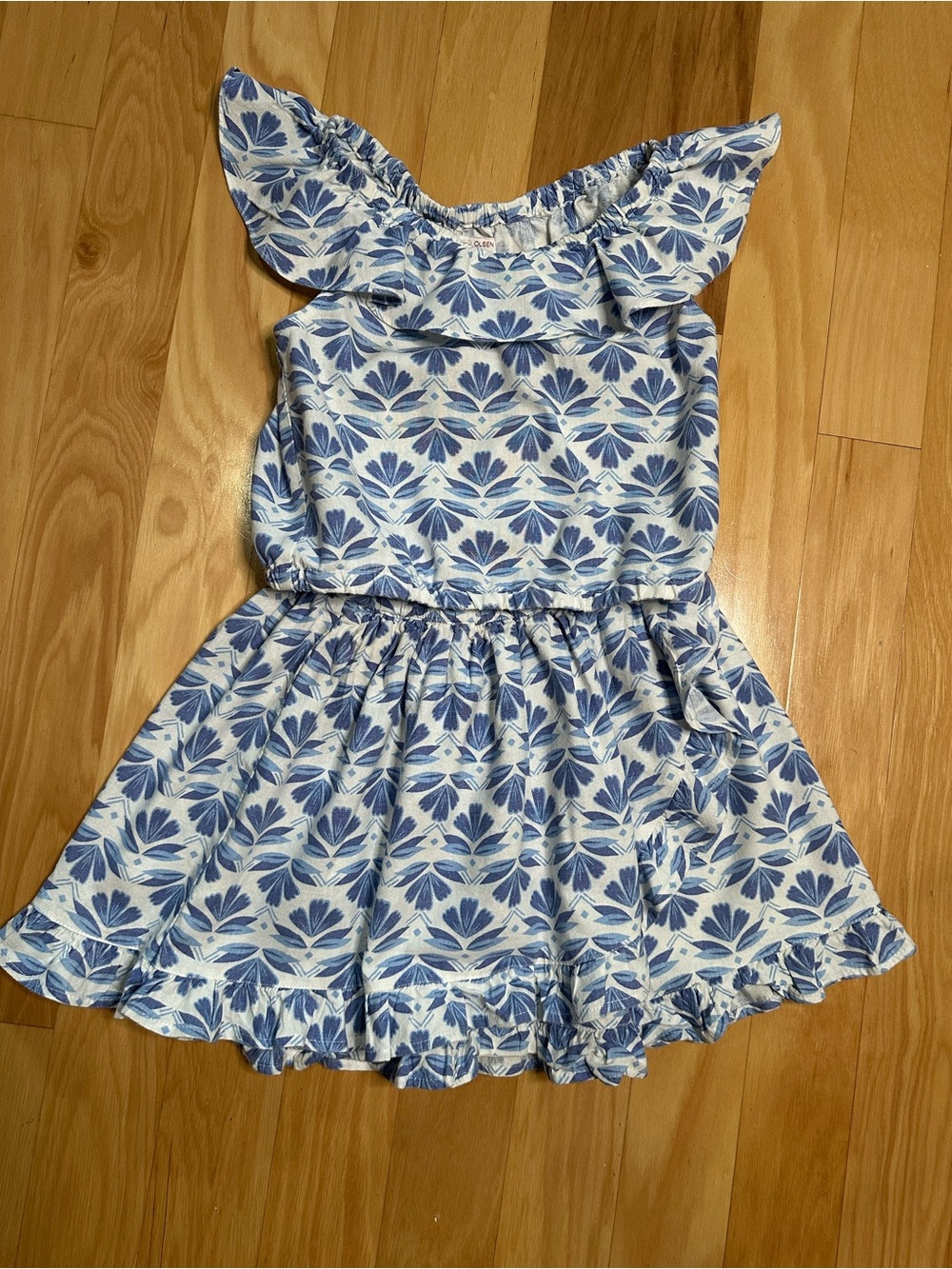 Girls (7) Sigrid Olsen Kids top and skirt set made of cotton/rayon/ linen blend.